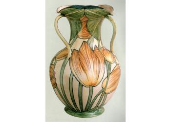 Vaso con tulipani e foglie palmate